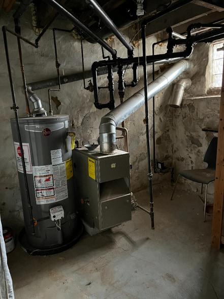 Building Photo - 5821 N 6th St