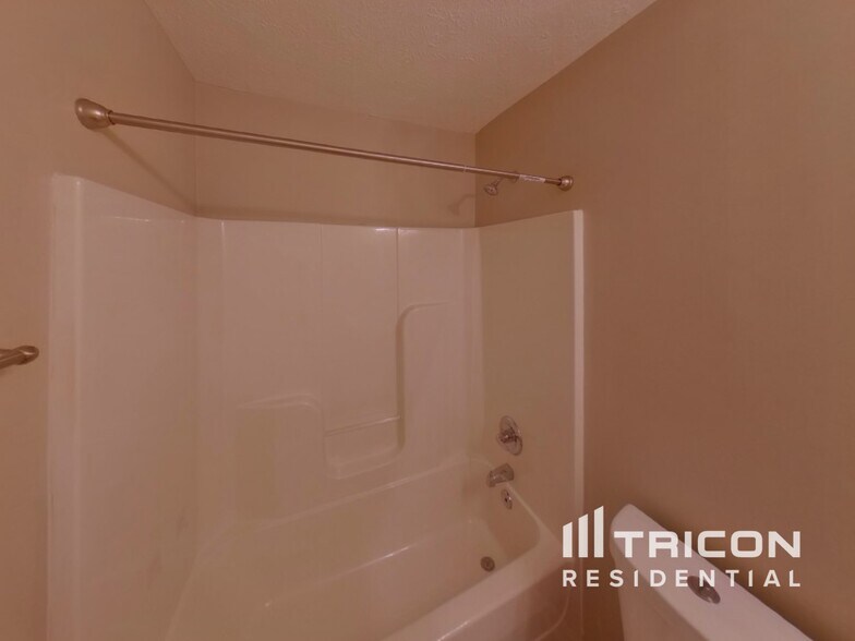 Building Photo - 2616 Apostle Ln