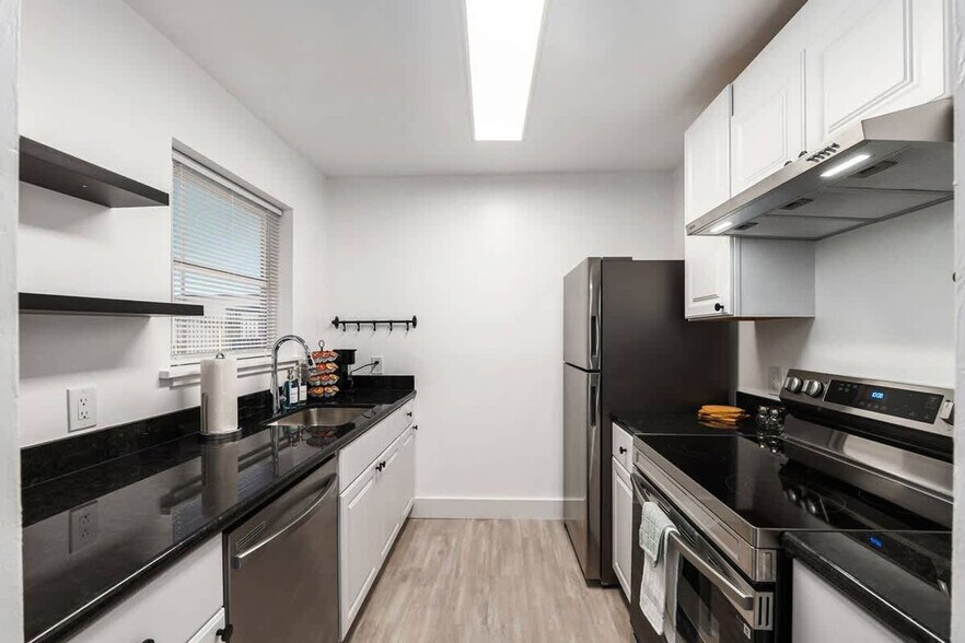 Building Photo - 2360 SW Archer Rd