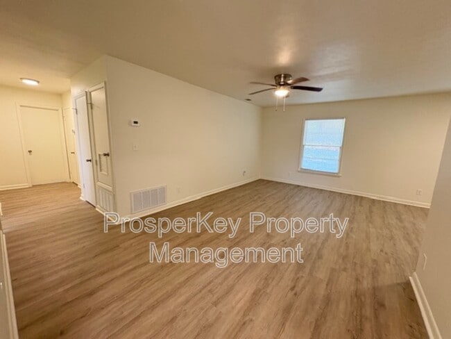 Building Photo - 4013 Toccoa Ave