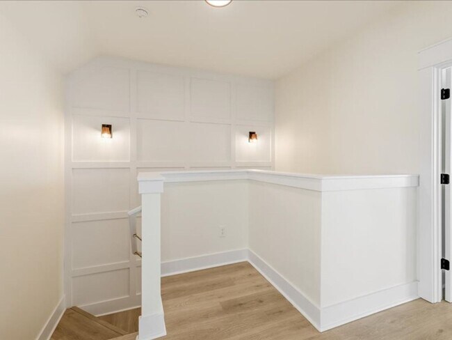 Building Photo - A great place to stay that is a nice and cozy cottage in the great neighborhood of Southwood