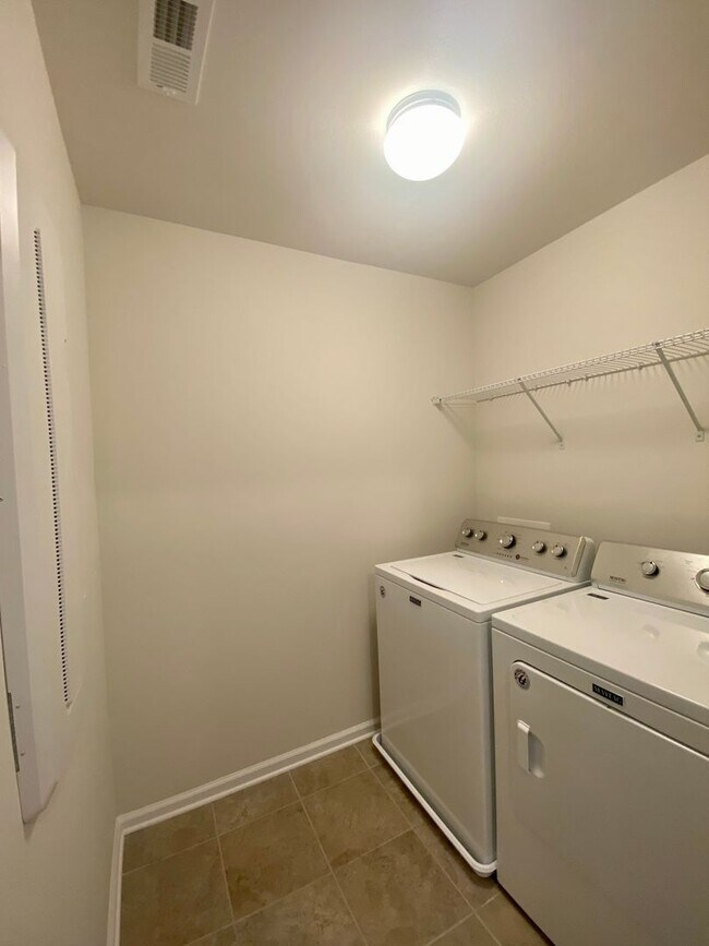 Building Photo - 3BR/2.5BA TOWNHOME IN INDIAN LAND SC