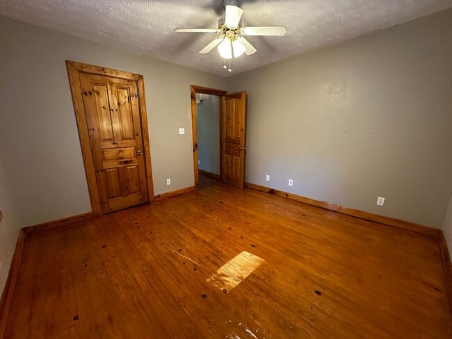 Building Photo - Walland Rental Available
