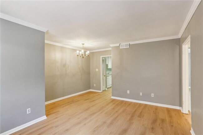 Building Photo - 91 Rumson Rd NE