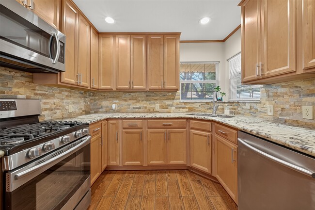 Building Photo - 4045 Osby Dr