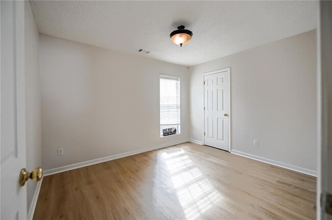 Building Photo - 1570 Swan Valley Ct