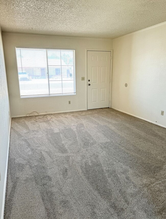 Building Photo - Fantastic 3 Bedroom/2 Bath Single Level Home! Schedule a Showing Today!