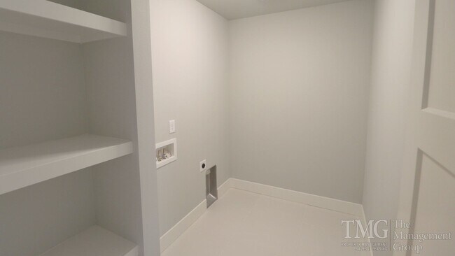 Building Photo - Beautiful 3BD Home in Orchards with Modern, Thoughtful Finishes & a Fenced Yard!