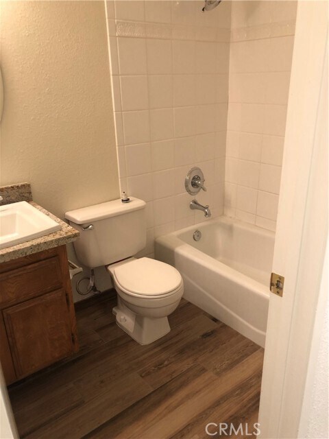 Building Photo - 1033 W King St