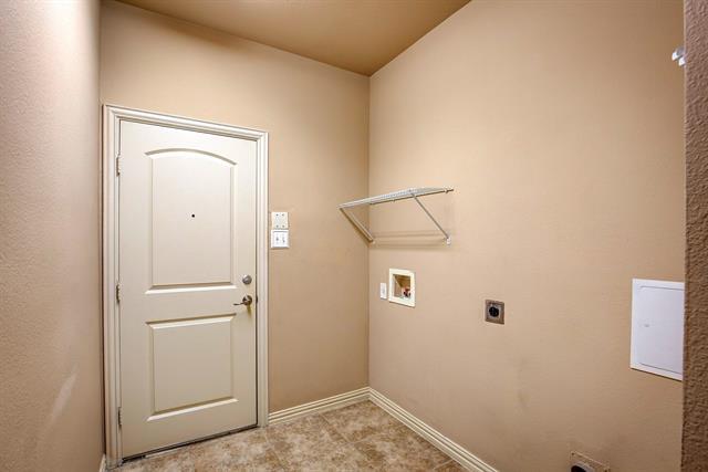 Building Photo - 9017 Hawley Dr