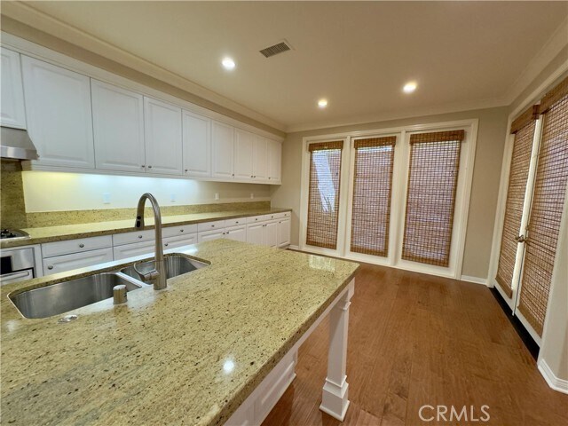 Building Photo - 35 Deergrass