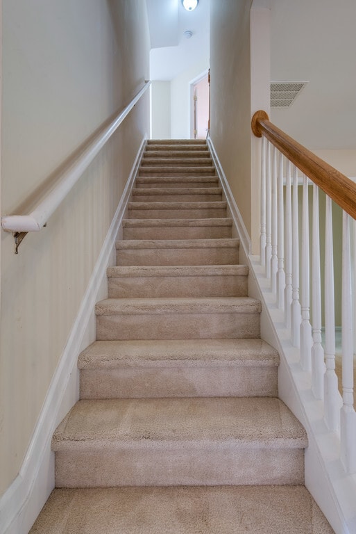 Building Photo - 3-Bed/3-Bath w/ Bonus Rm. in Brentwood!