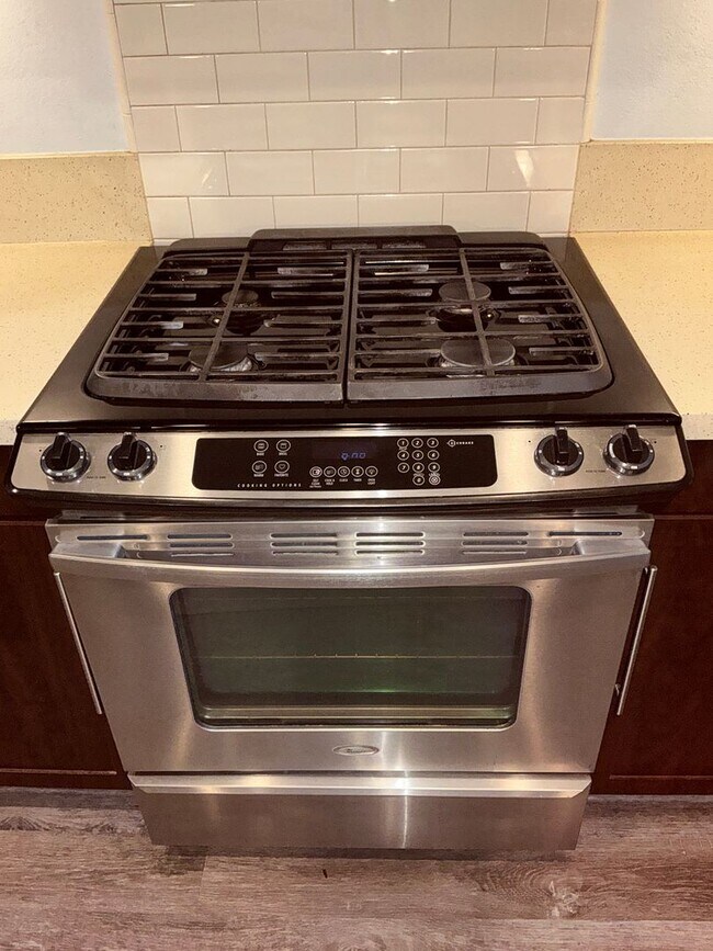 Building Photo - 3 Bedroom 3 Bath Townhouse Style Condo at Depot Walk in Orange