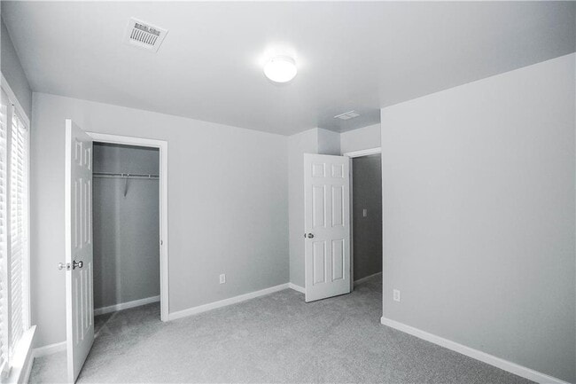 Building Photo - 2388 Fairlie Dr