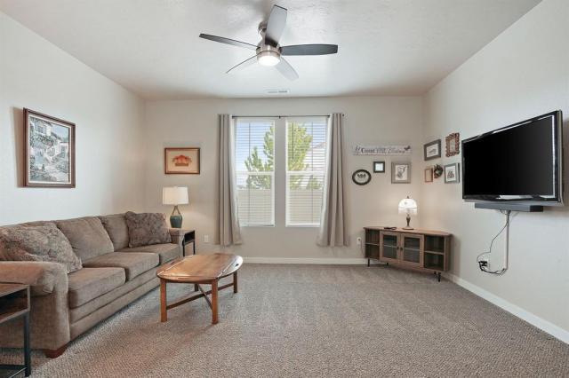 Building Photo - 4 bedroom in Meridian CA 83642