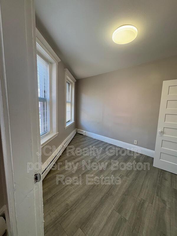 Building Photo - 116-124A Central Ave