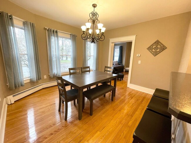 Building Photo - Fully Furnished Home in Scotia, Rent Today!