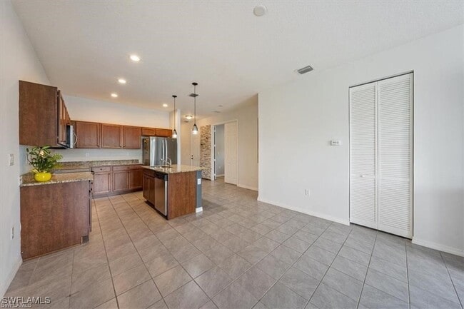 Building Photo - 5465 Cameron Dr
