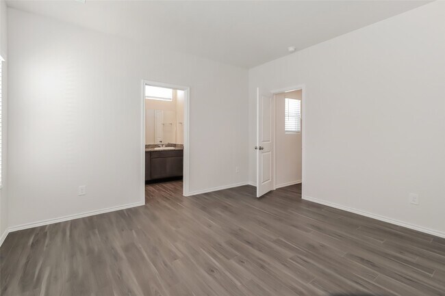 Building Photo - 15300 Estrella Rd E