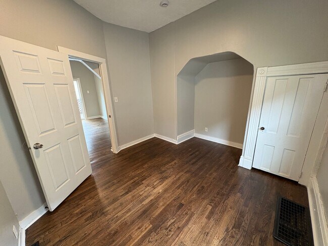Building Photo - Updated 4 bed 1.5 Bath in Omaha