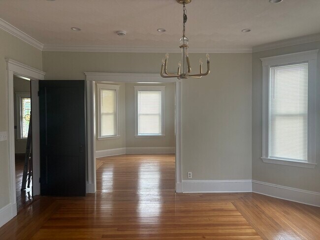 Building Photo - 14 Fairview St