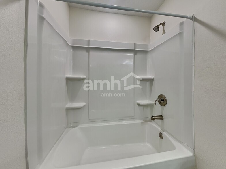 Building Photo - 6608 Hidden Rose Pl