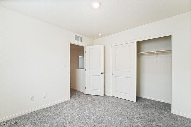 Building Photo - 3324 La Cura Ave