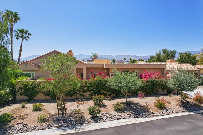 Building Photo - 48 Oak Tree Dr