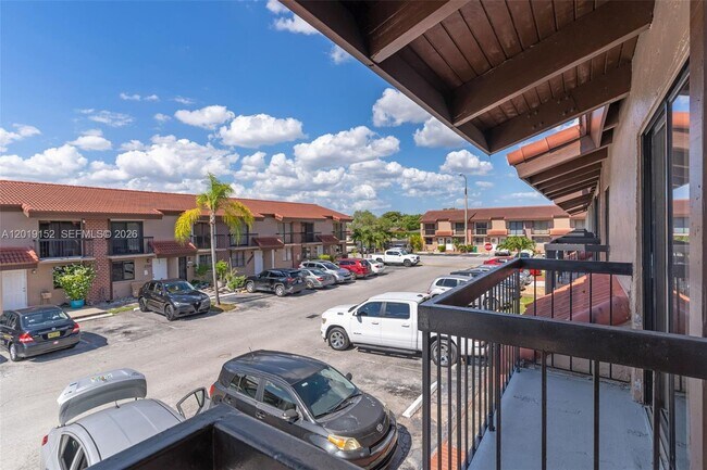 Building Photo - 1811 SW 107th Ave