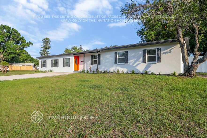 Primary Photo - 4000 Marlin Dr SE