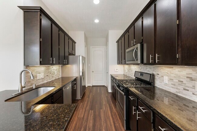 Building Photo - 31 Aventura Pl