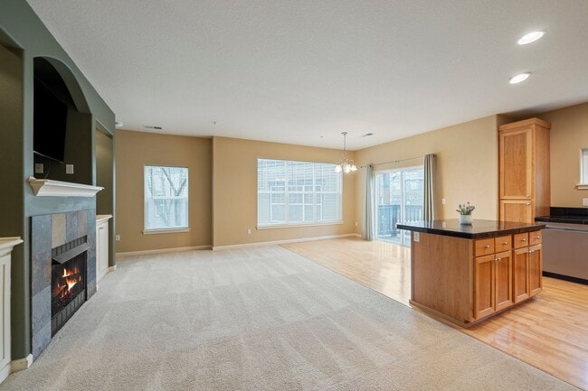 Building Photo - 1150 SW 170th Ave