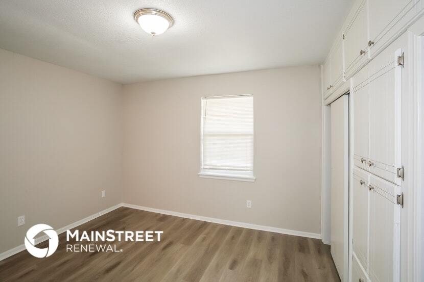 Building Photo - 3104 St John Ave