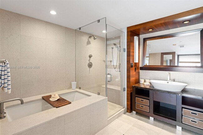 Building Photo - 6801 Collins Ave