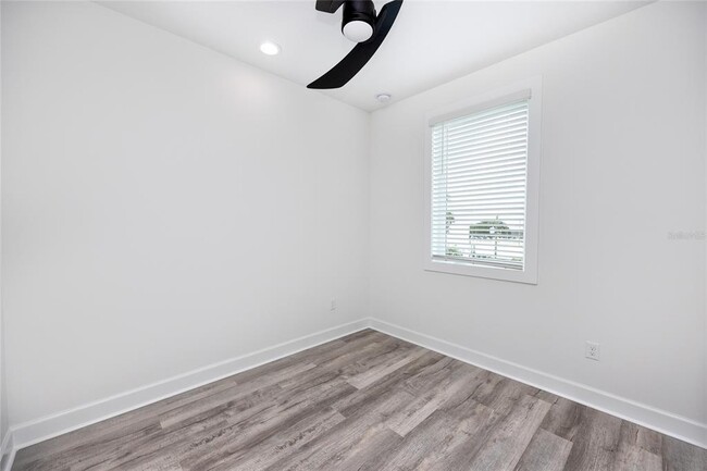 Building Photo - 1520 N Pierce St