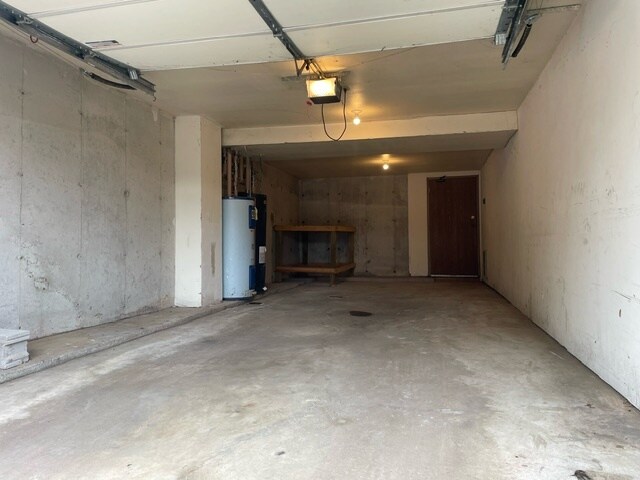 Building Photo - 6740 Jacobs Way