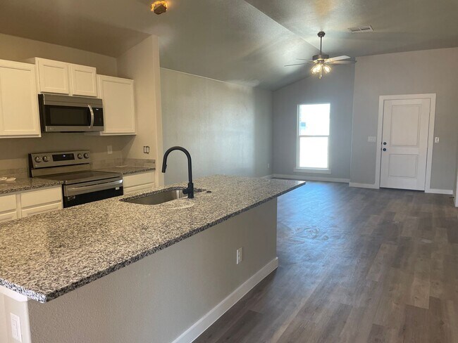 Building Photo - 3BR/2BA in Bell Farms, Frenship ISD Distri...
