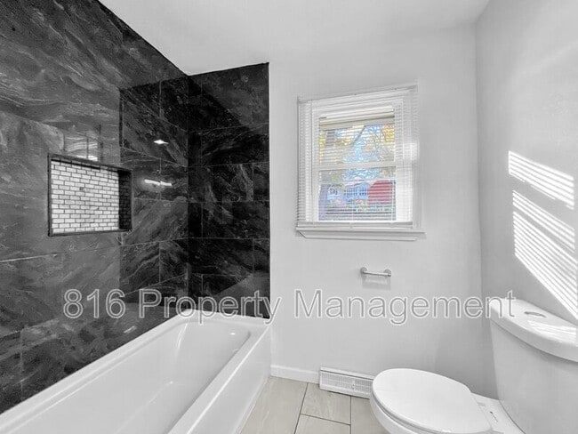 Building Photo - 16007 East 35th St S