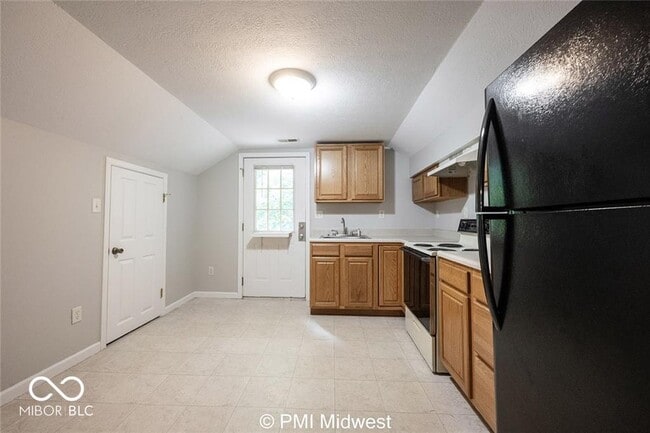 Building Photo - 395 E Main St