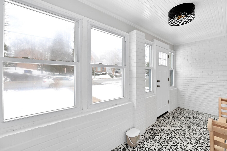 Building Photo - 608 N Abingdon St