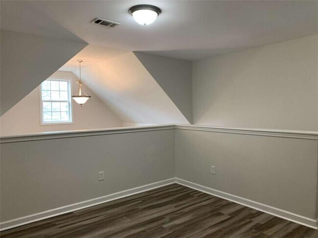 Building Photo - 2641 Sedgeview Ln NE