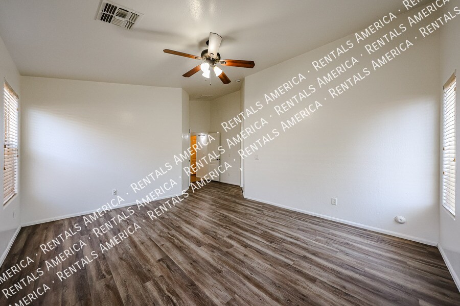 Building Photo - 41103 W Thornberry Ln