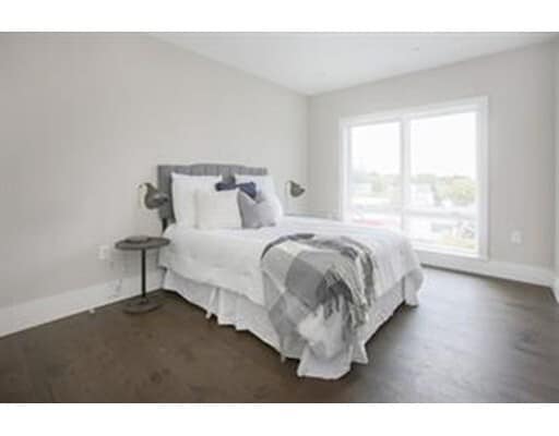 Building Photo - 218 Market St