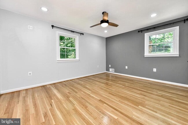 Building Photo - 5012 Dodson Dr