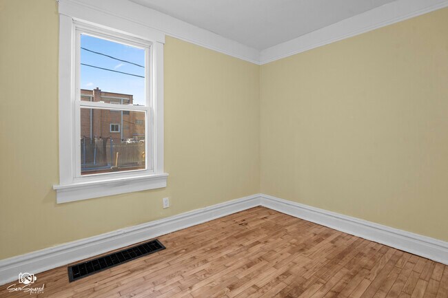 Building Photo - 7236 W 63rd Pl