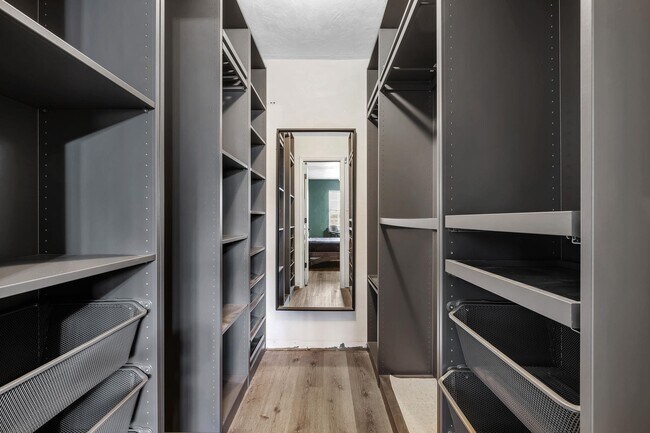 Building Photo - 1552 Cinnamon Bear Cir