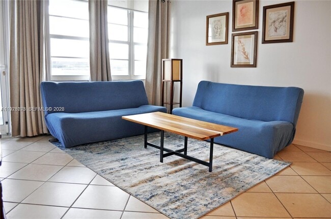 Building Photo - 100 Lincoln Rd