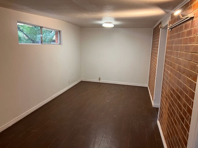 Building Photo - 2555 E Fort Lowell Rd