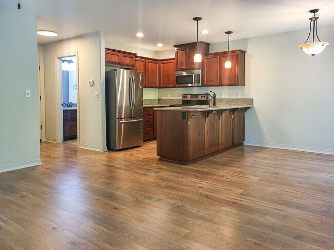 Building Photo - 407-409 Madrona Ave SE