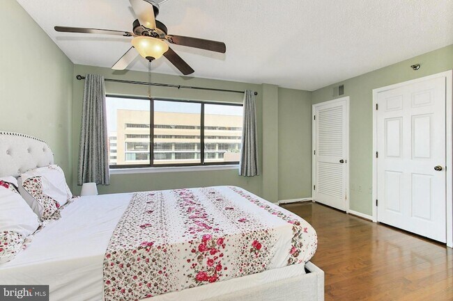 Building Photo - 1301 N Courthouse Rd